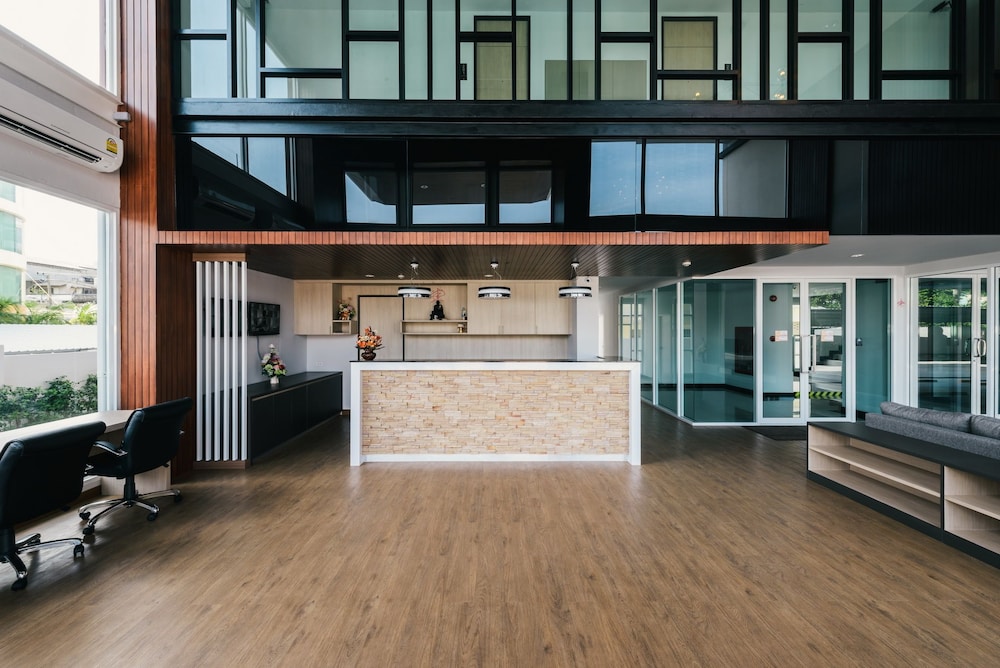 Mt Park Residence 7/26