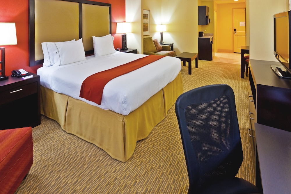 Holiday Inn Express Hotel and Suites Nashville-Opryland 27/64
