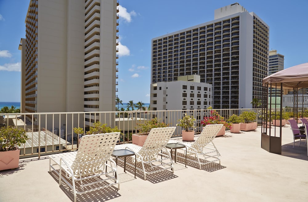Ewa Hotel Waikiki 3/24