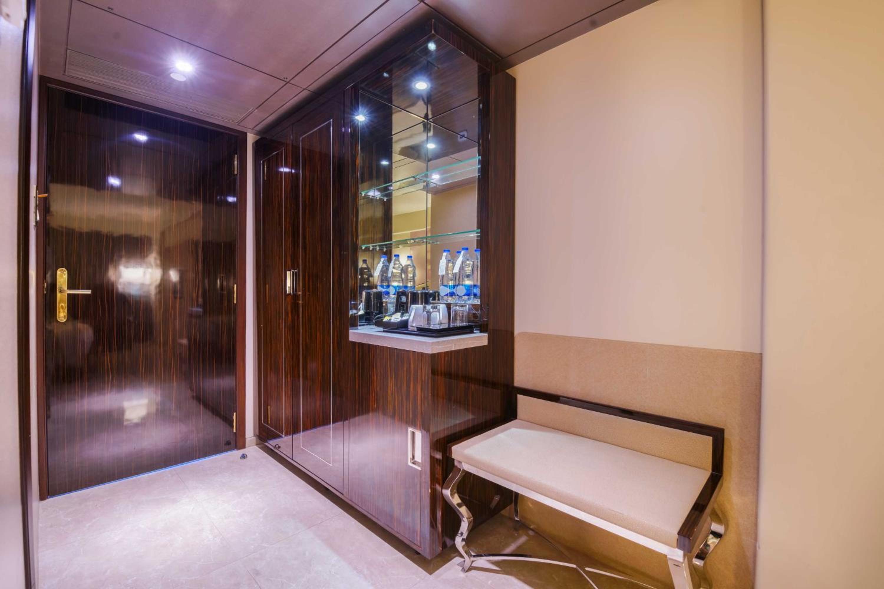 Hotel Sai Palace Grand Malad 20/41