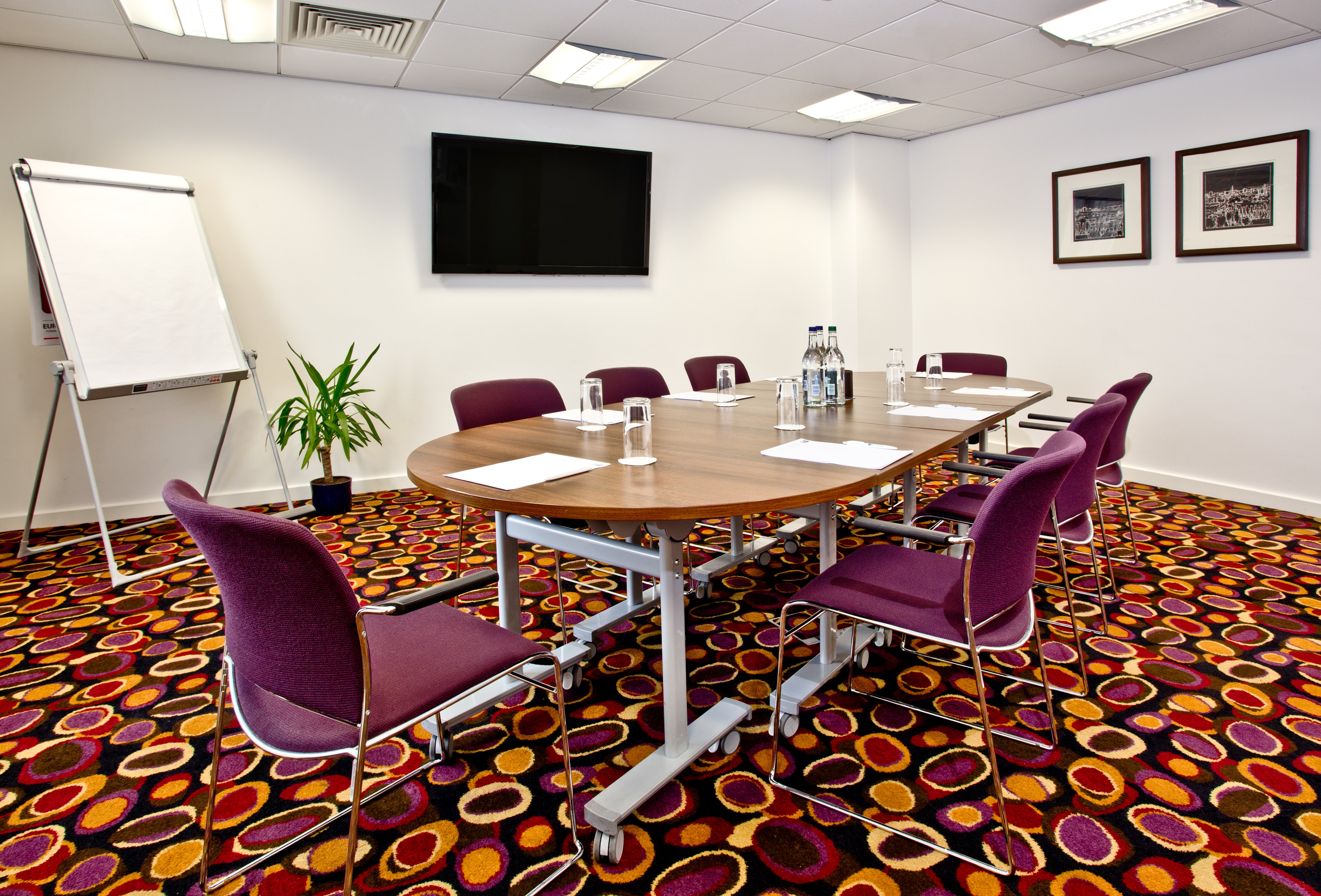 HOLIDAY INN EXPRESS BIRMINGHAM-SOUTH A45 27/30