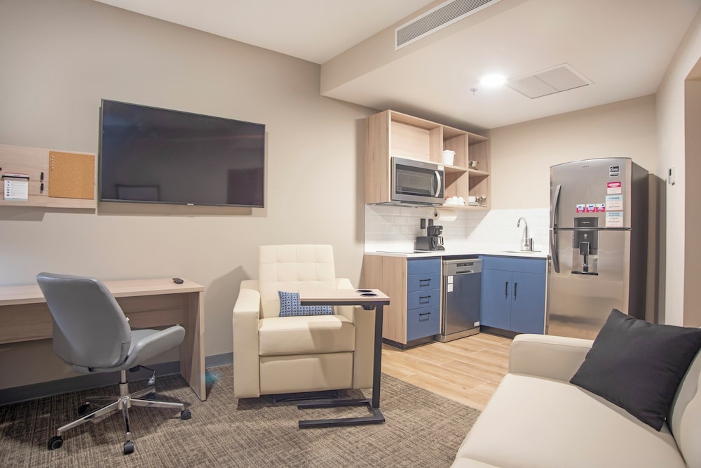 Candlewood Suites Guadalajara Galerias 35/49