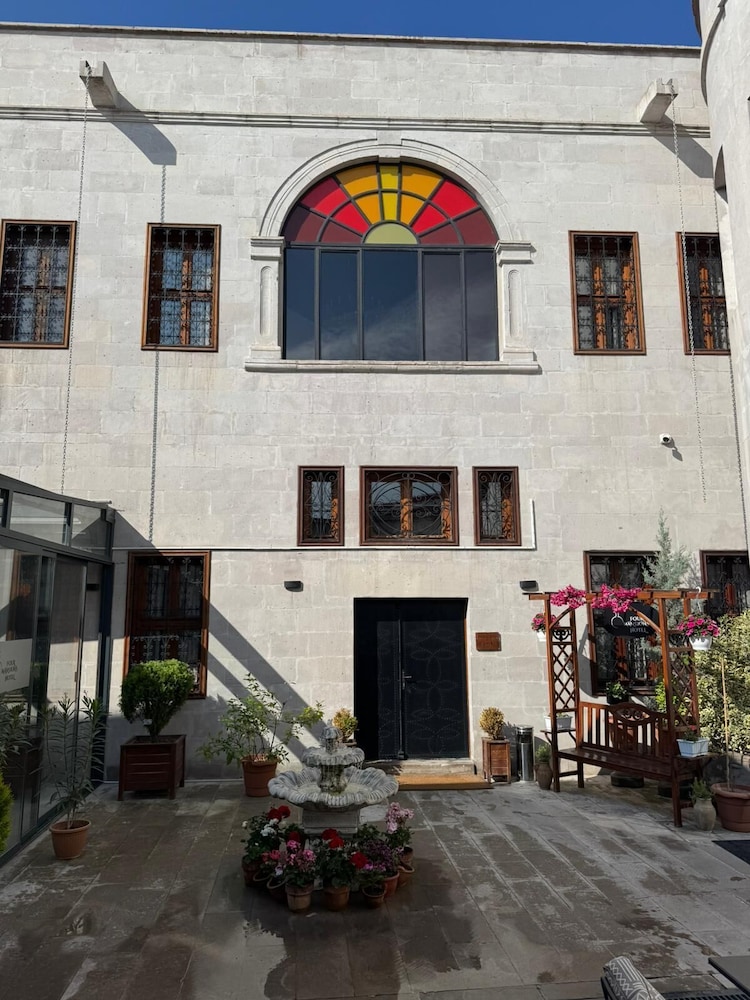 Four Mansions Hotel 39/45