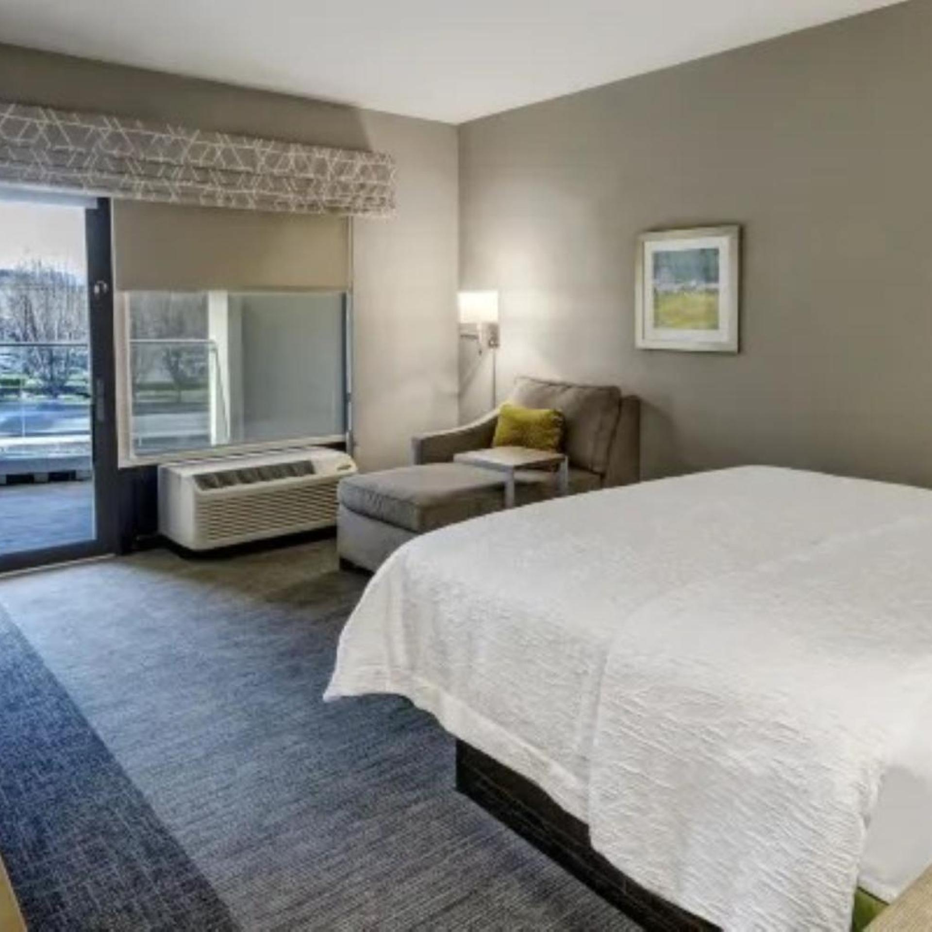 STUDIO, KING BED, BALCONY