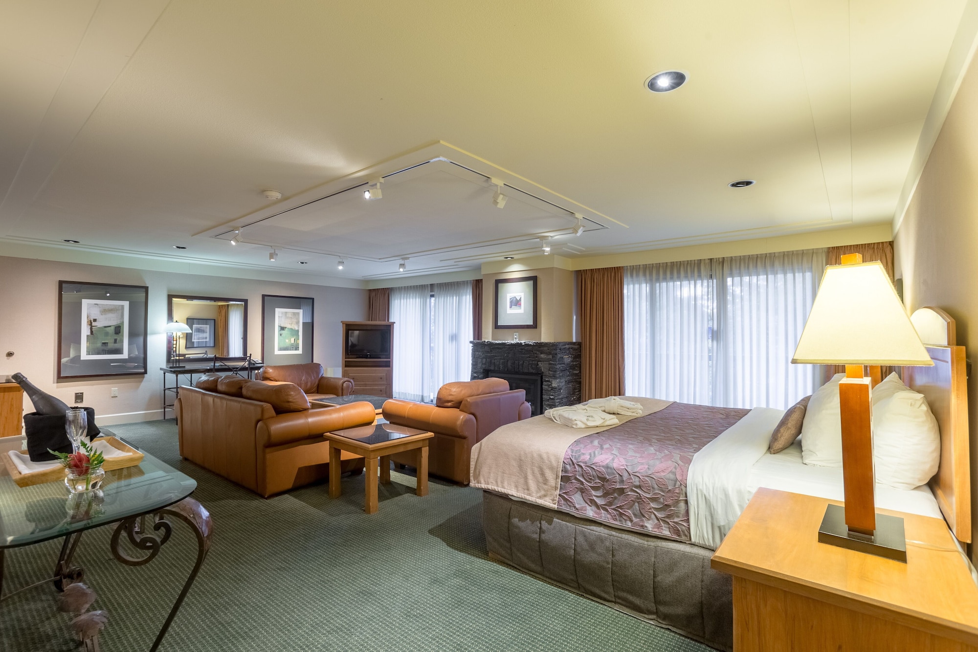 ROOM, KING BED, PREFERRED VIEW, PARLOR
