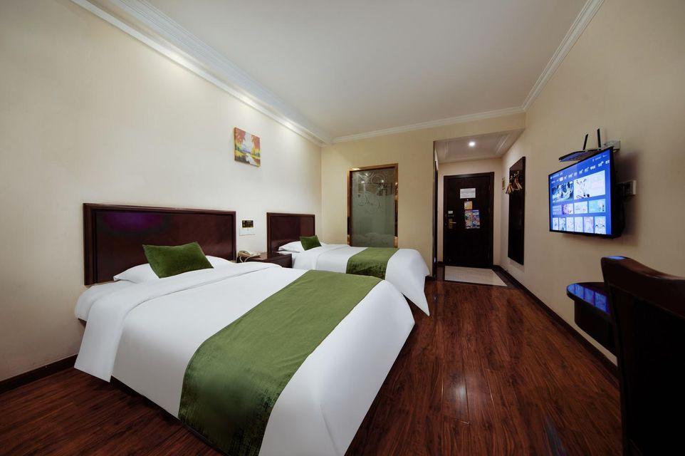 BUSINESS, DOUBLE BED