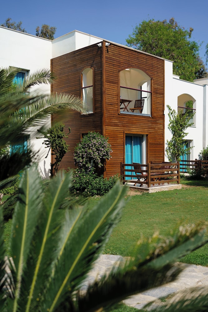 Costa Luvi Hotel 22/26