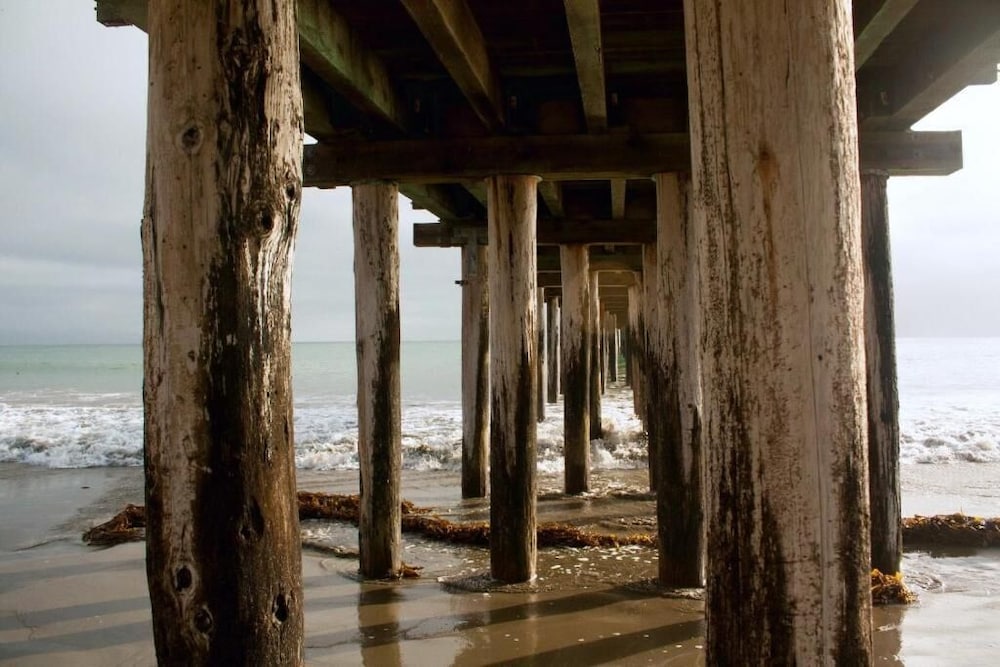 Cayucos Beach Inn 58/64