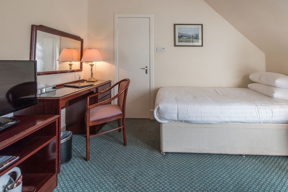 NETHYBRIDGE HOTEL 13/71