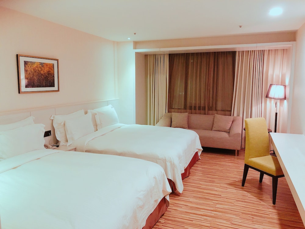 We Meet Hotel 20/68