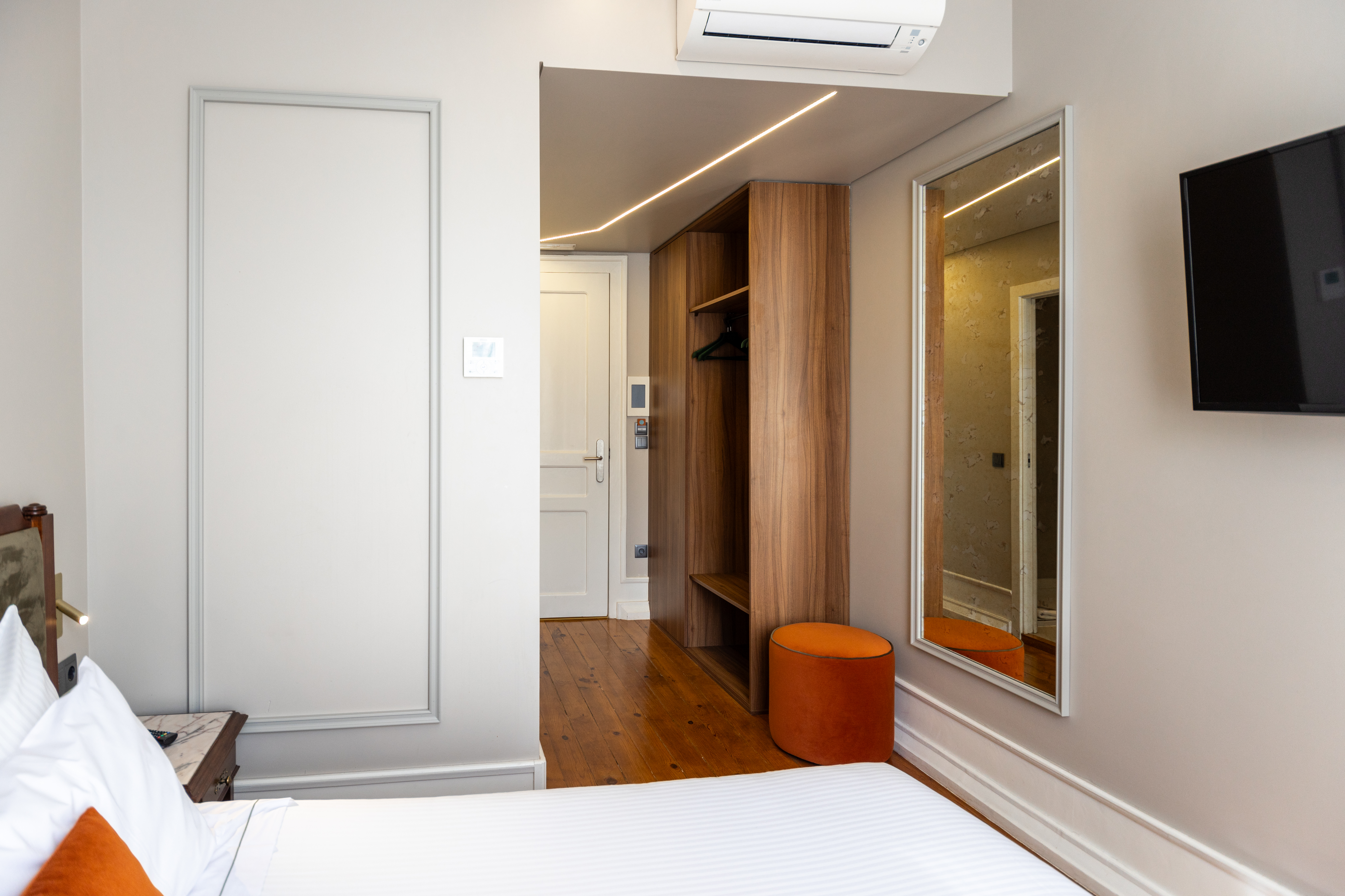 Avenida Boutique Hotel 26/50