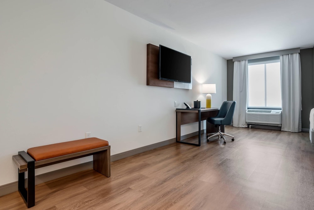 Comfort Inn & Suites Panama City Beach - Pier Park Area 48/61