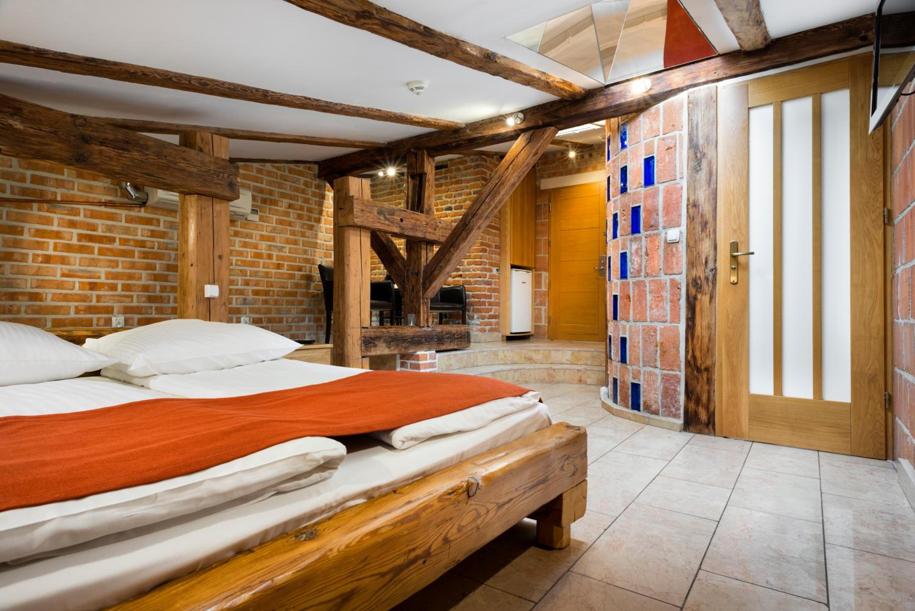 MANSARD, STUDIO