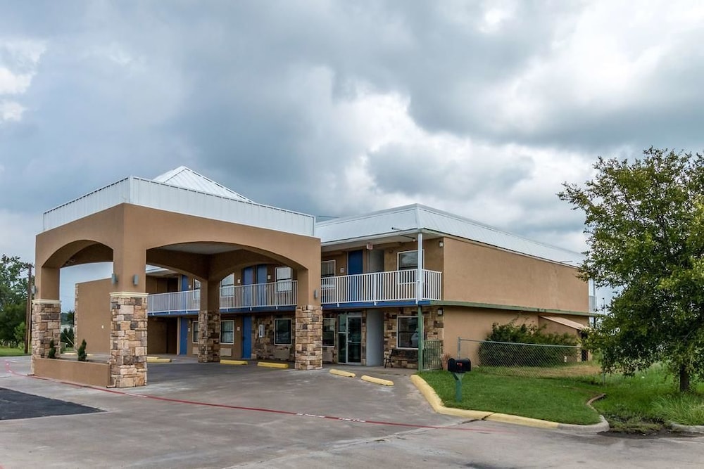 Econo Lodge Mineral Wells, TX 4/23