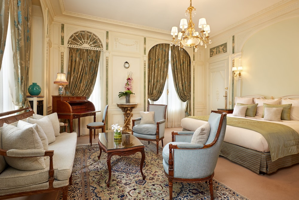HOTEL RAPHAEL 36/80