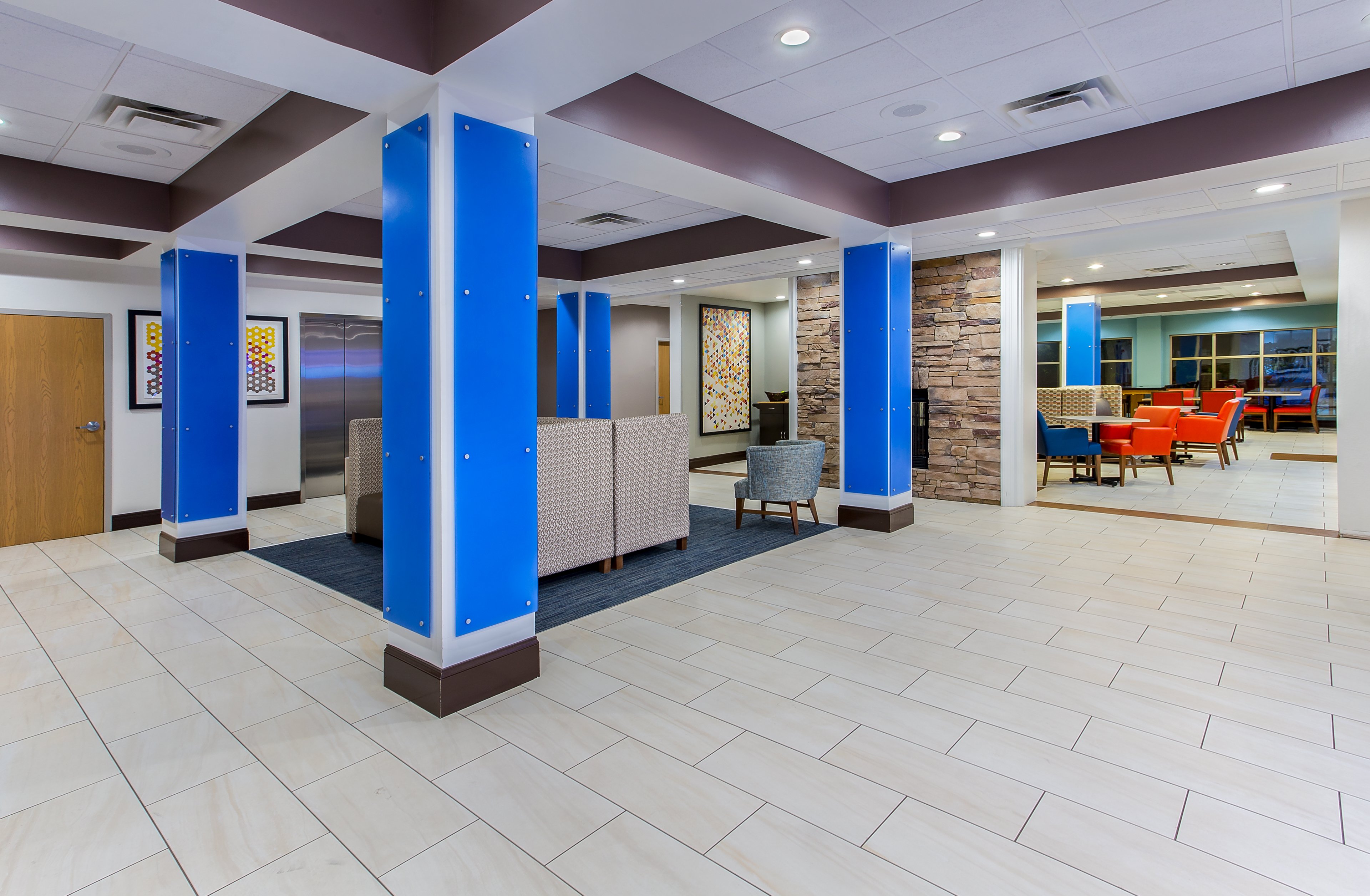 Holiday Inn Express Hotel and Suites Morristown 48/49