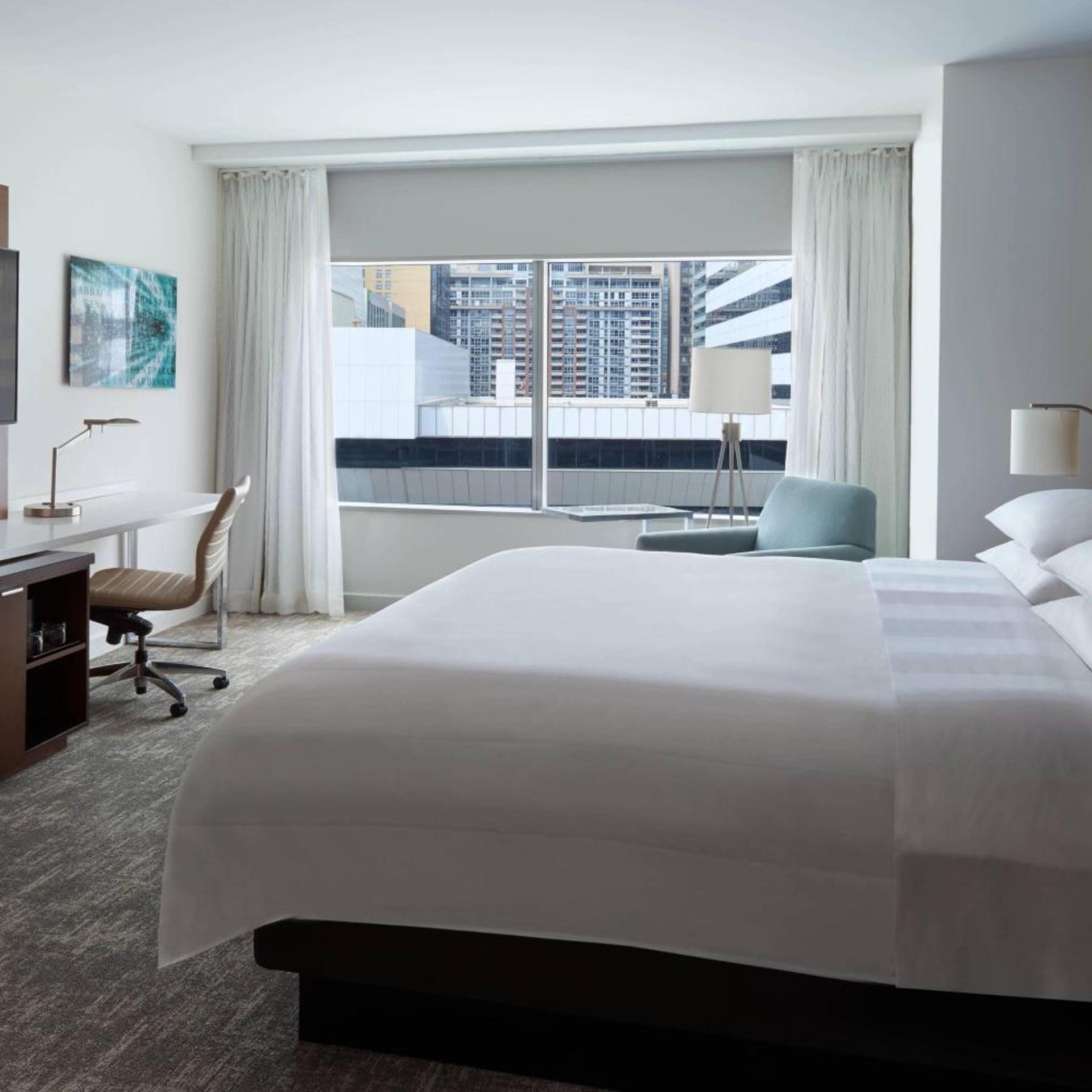Guest Room, King Bed