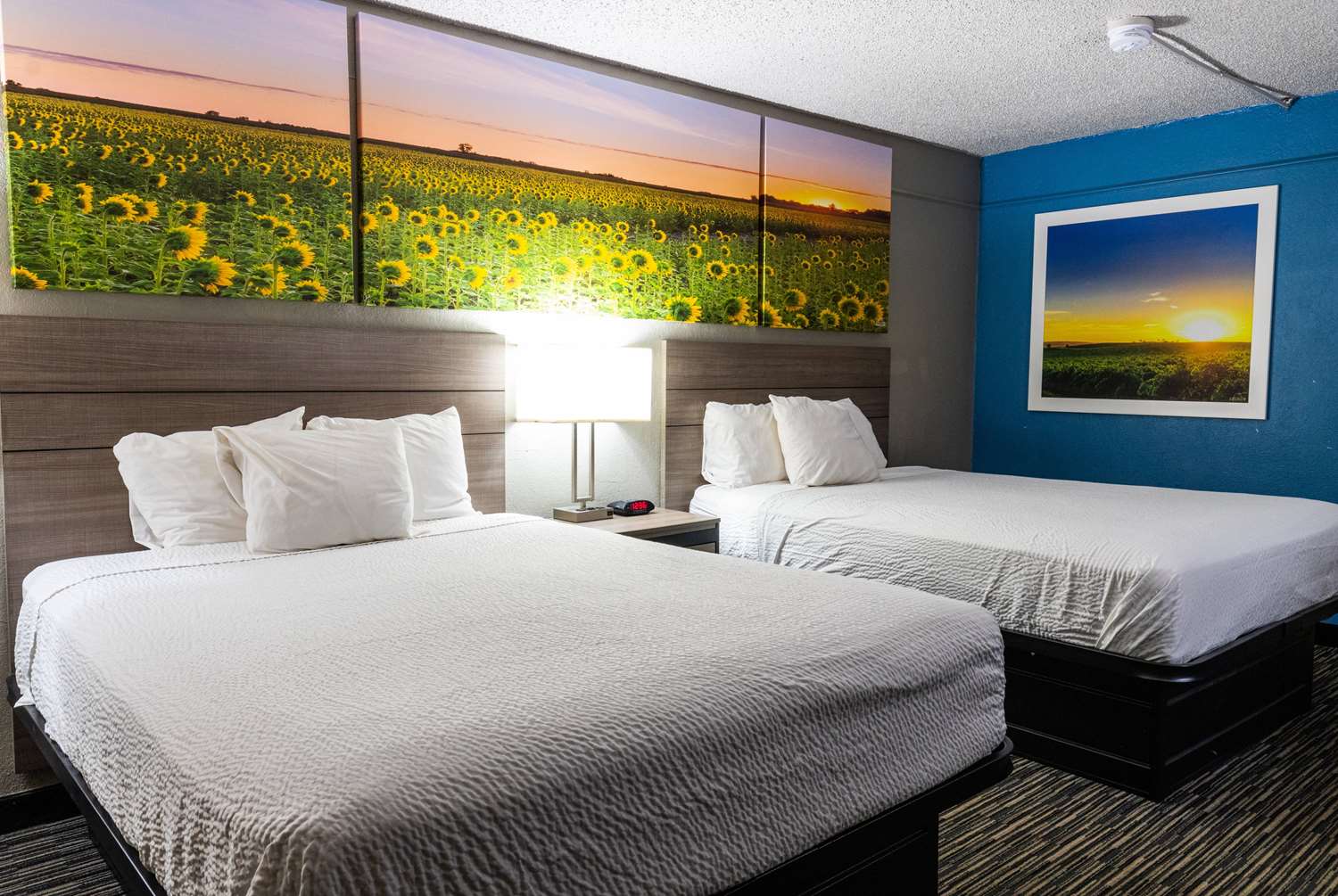 Days Inn by Wyndham Central San Antonio NW Medical Center 12/40
