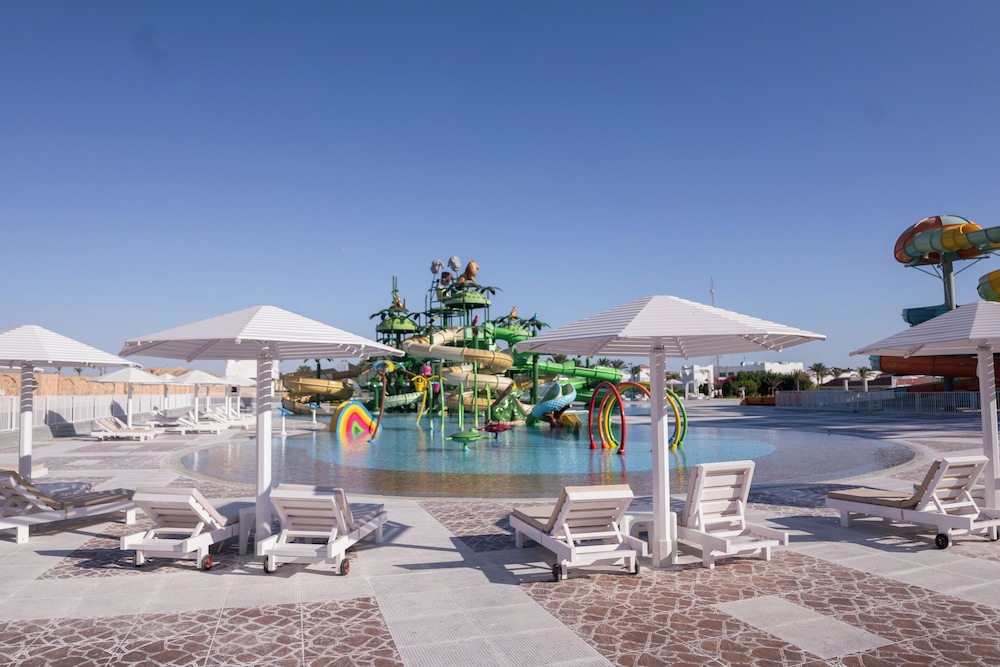 Sirena Beach Resort & Spa 34/50