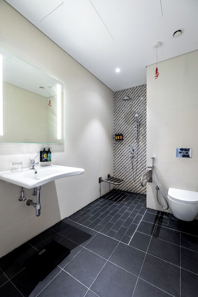 INK Hotel Dubai 36/40