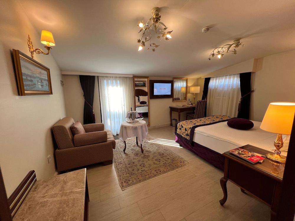 Glk Premier Regency Suites And Spa 54/74