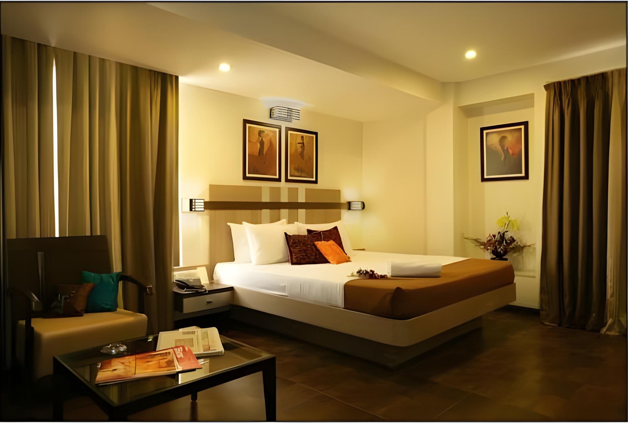 Hotel Utsav Deluxe 7/23