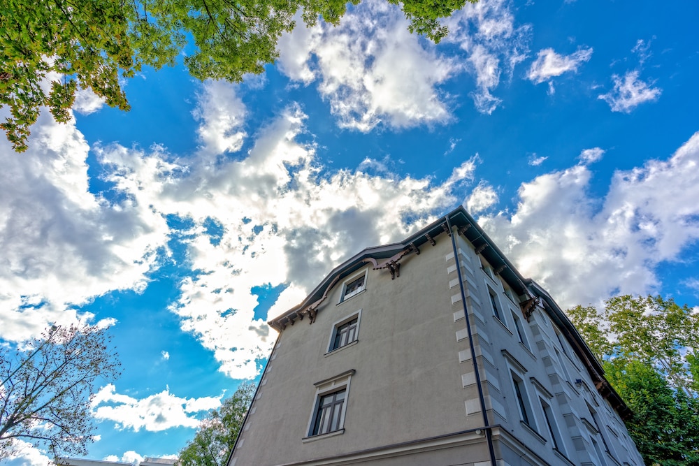 HERITAGE HOTEL KRONE 4/77
