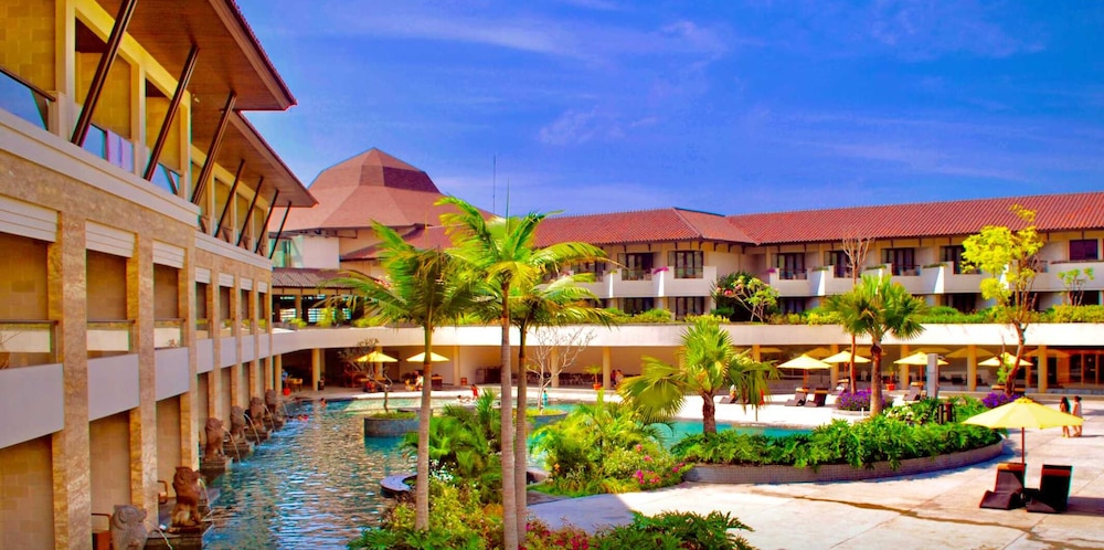 The Singhasari Resort 77/77