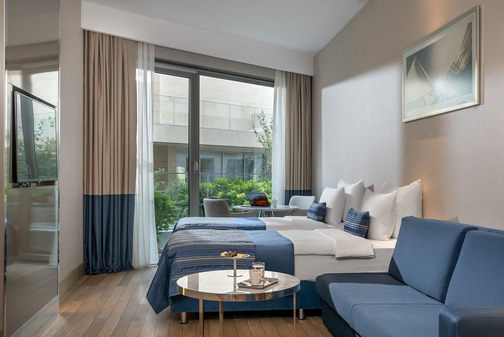 Crowne Plaza Istanbul - Florya 74/76