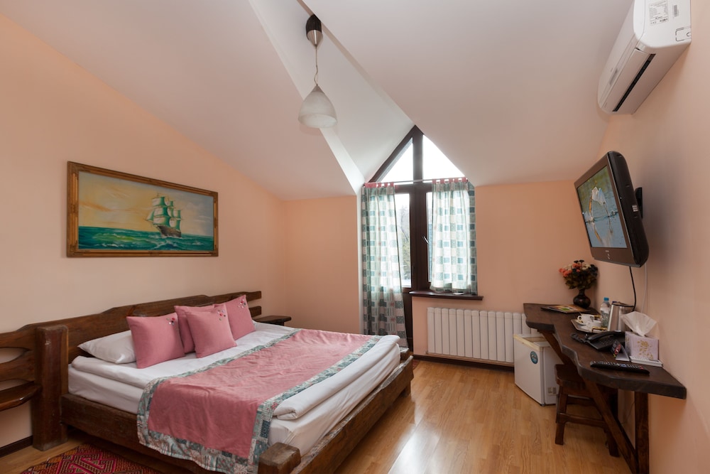 Saraichik Hotel 19/52