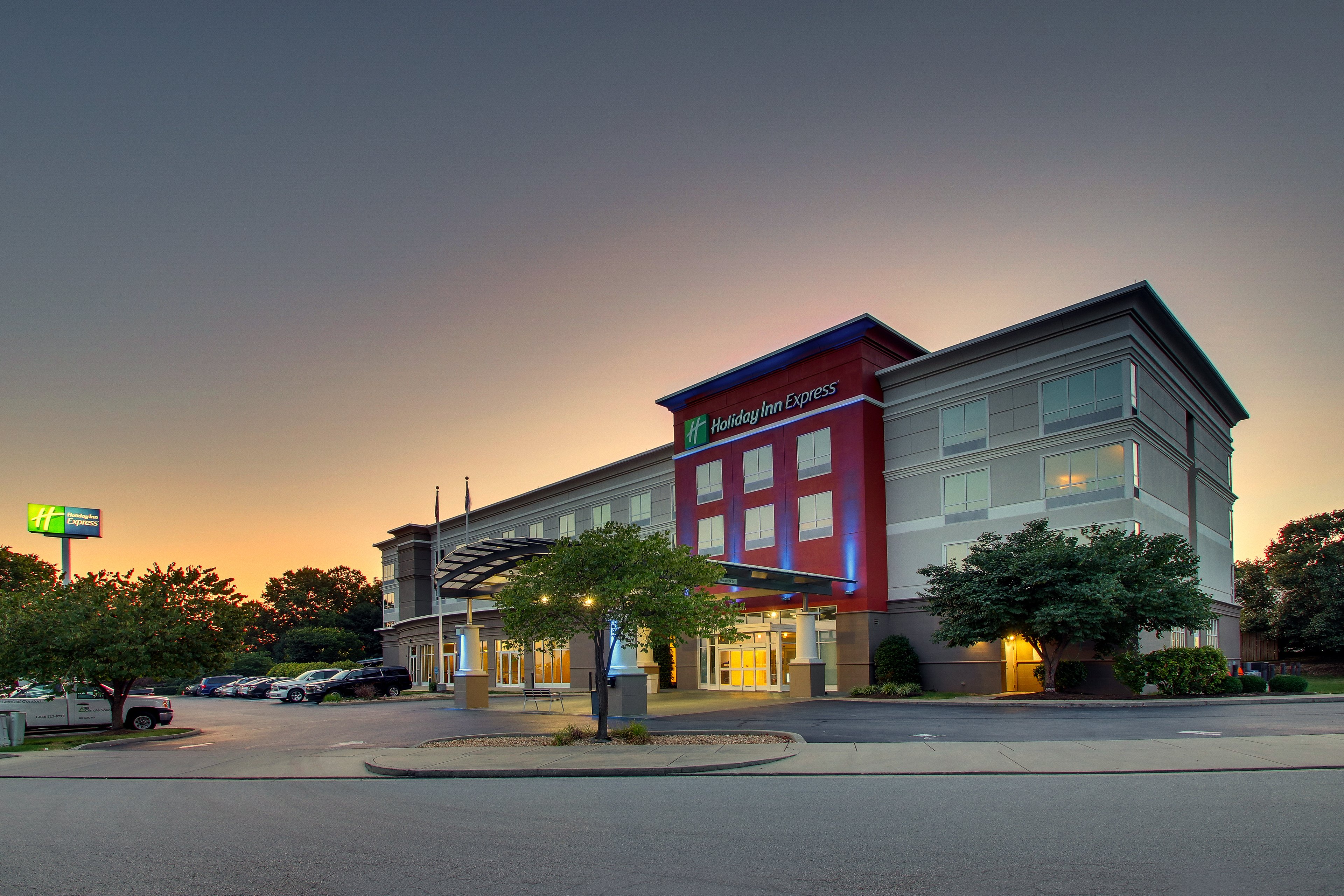 Holiday Inn Express Lexington North Georgetown 12/48