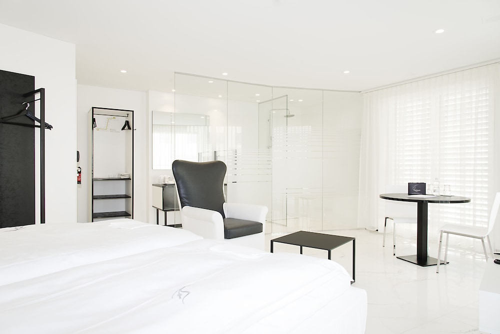 THESSONI HOME ZURICH 26/48
