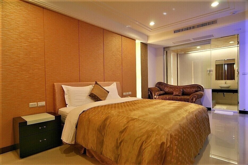 Classic, King Bed