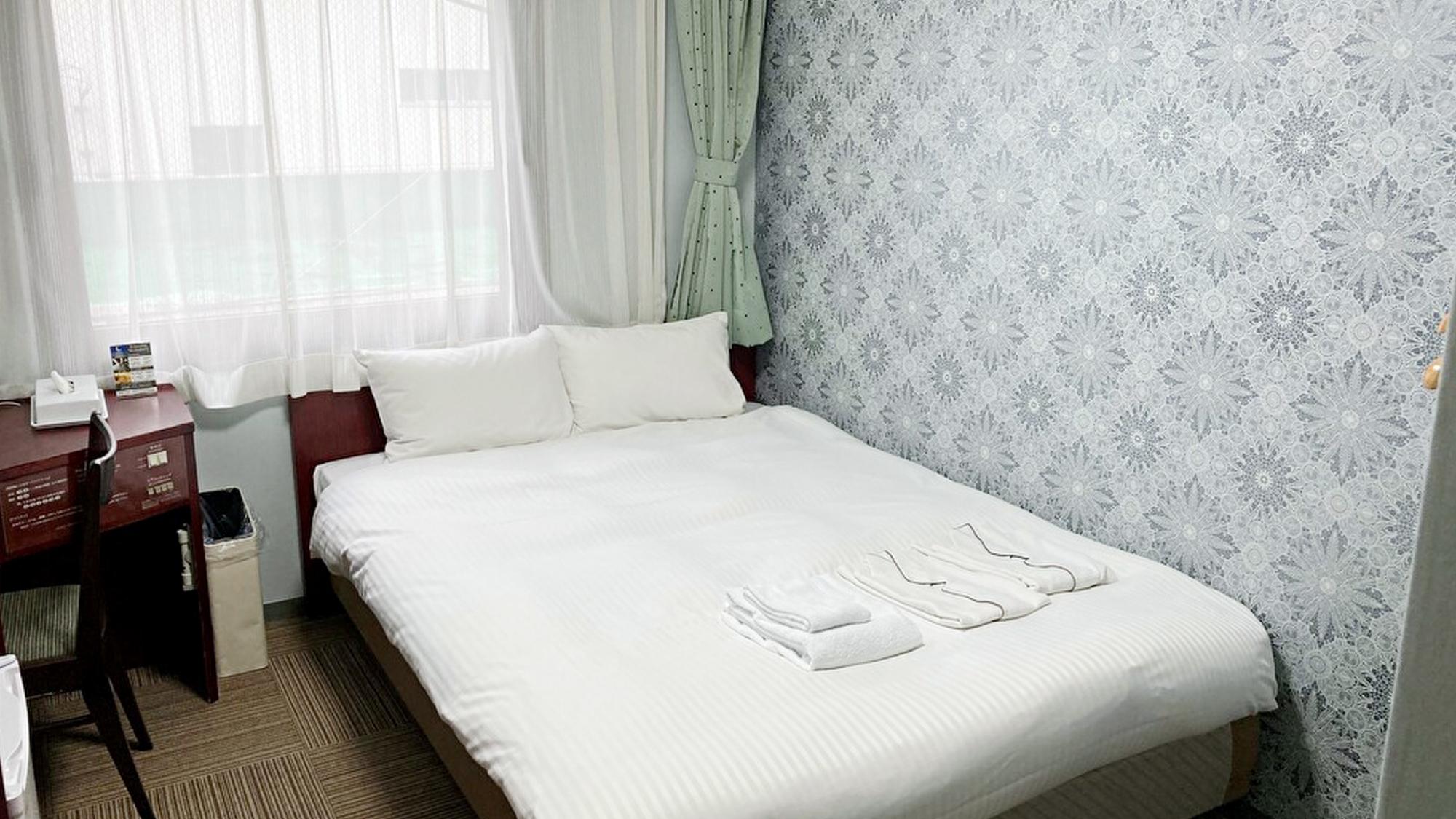 Room, Double Bed, City View