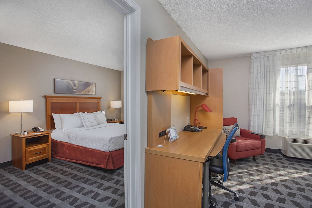 TownePlace Suites by Marriott Knoxville Cedar Bluff 7/24