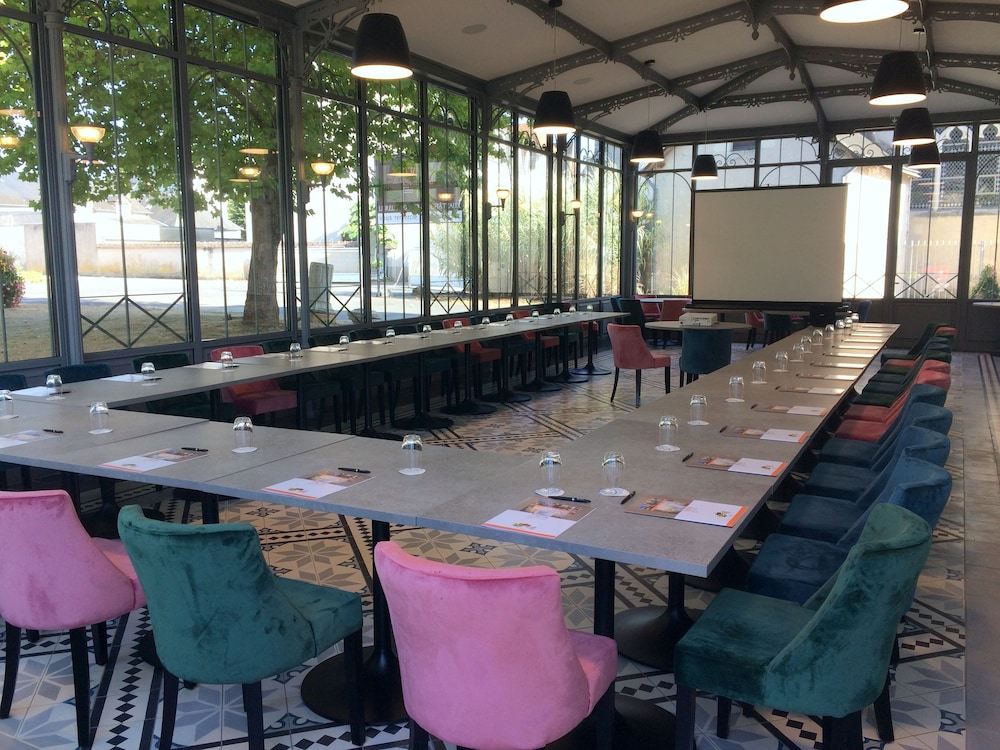 Le Relais Des Trois Chateaux 48/55