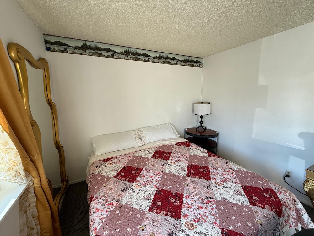 Columbia Inn Motel CA 49 19/47
