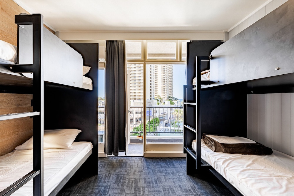 Bunk Backpackers Surfers Paradise Hostel 12/76