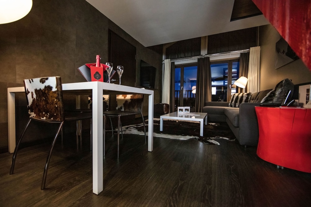 Avenue Lodge Hotel 34/50