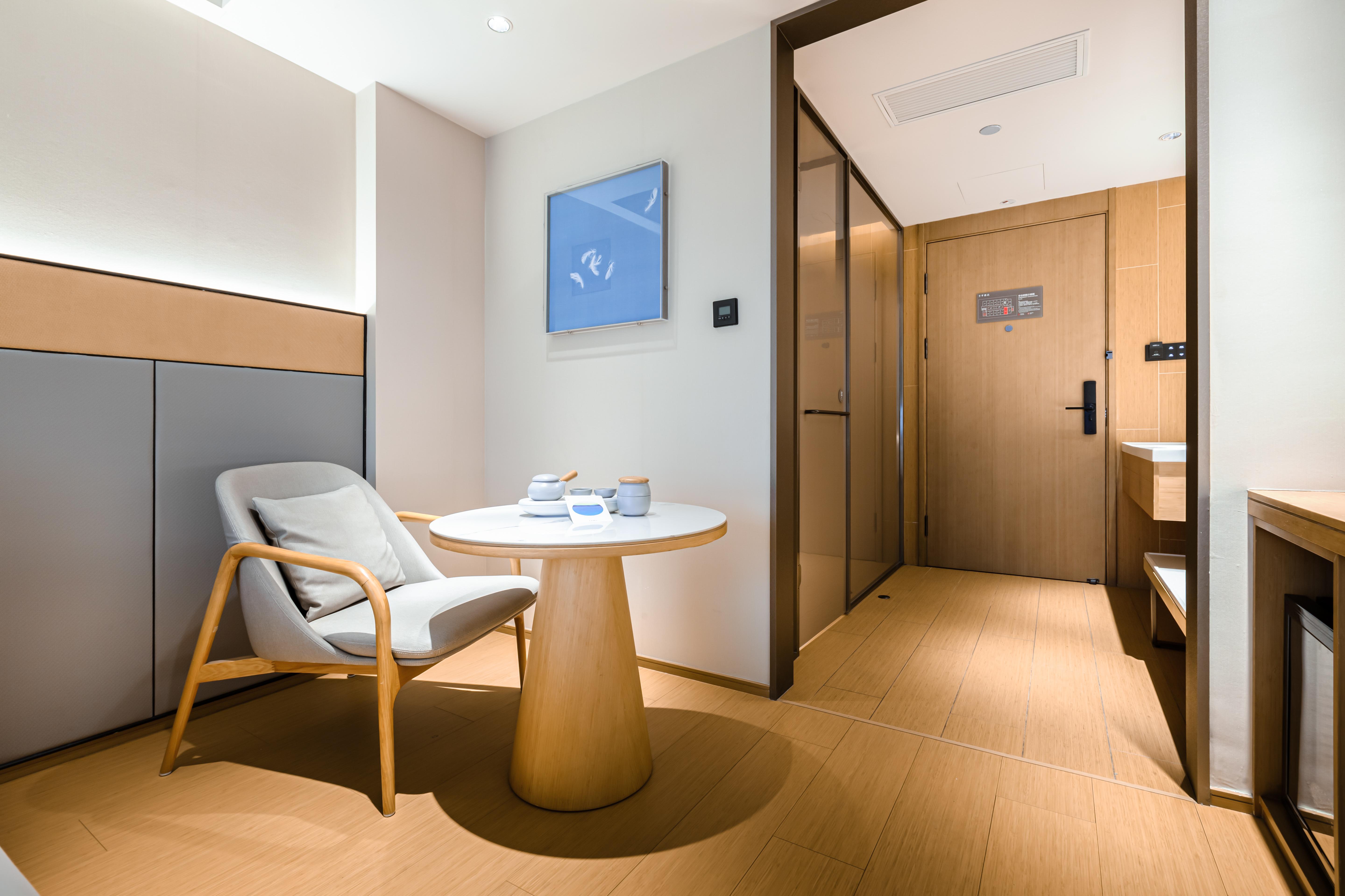 Ji Hotel (Shanghai Lujiabang Road Metro Station) 22/37