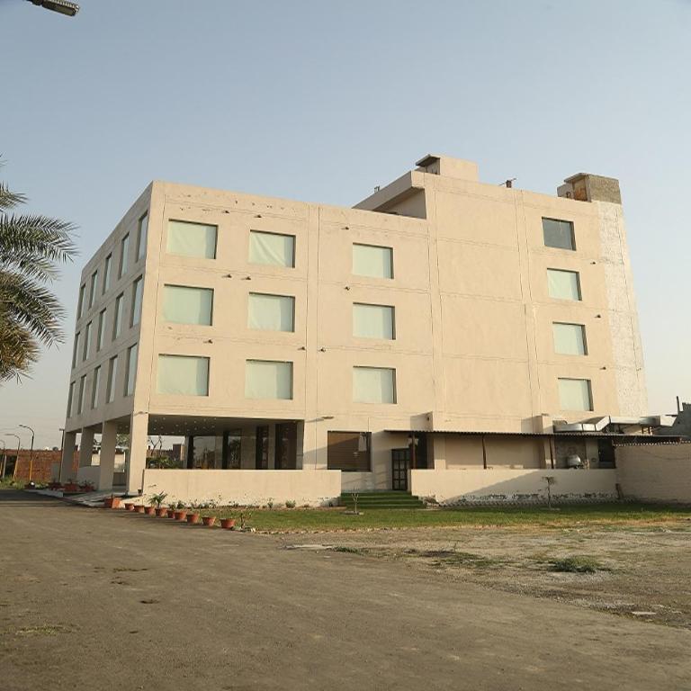 Comfort Hotel Amritsar 7/54