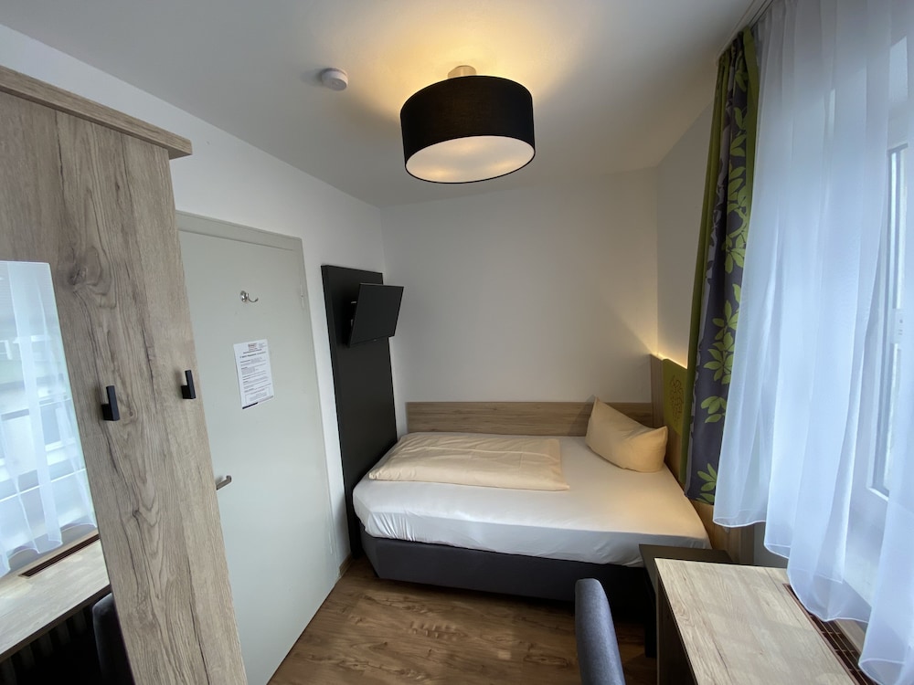 Hotel Goldene Traube 28/50