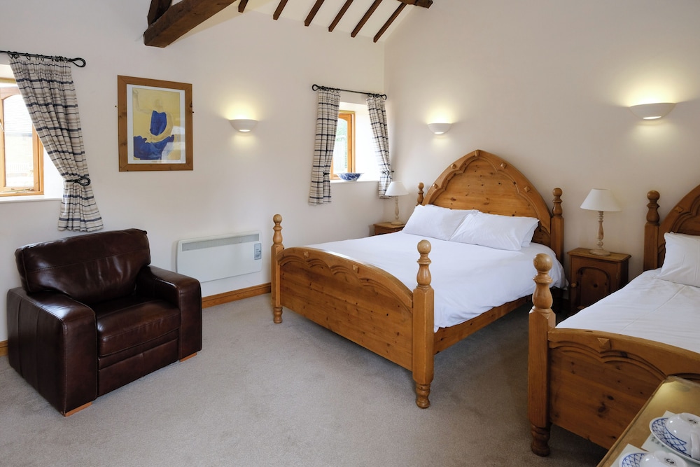 Church Farm Lodge 31/50
