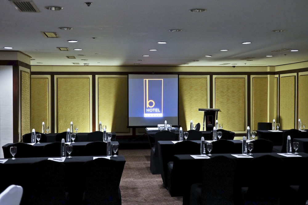 B Hotel Alabang 48/54