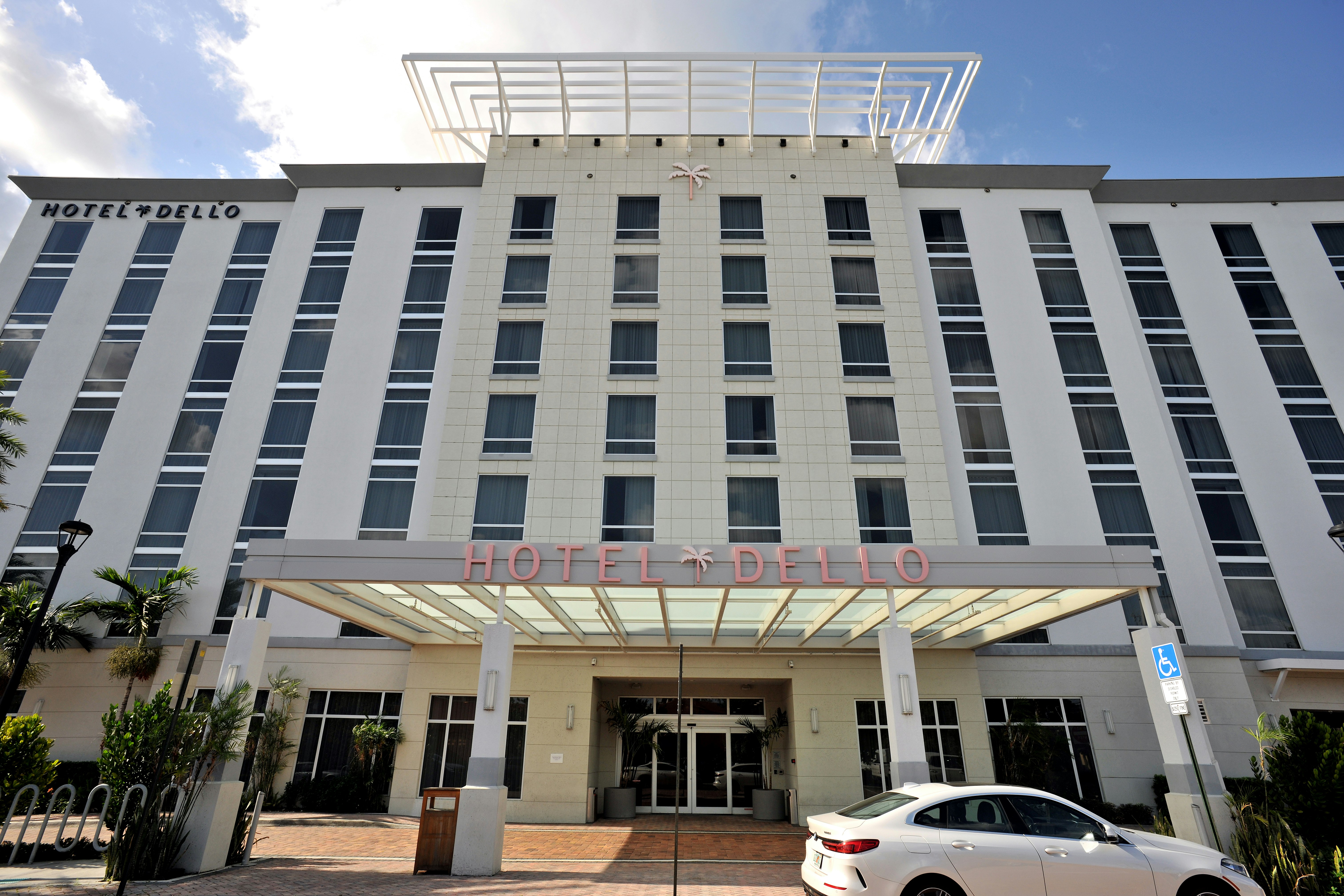 Hotel Dello Fort Lauderdale Airport, Tapestry Collection by Hilton 1/18
