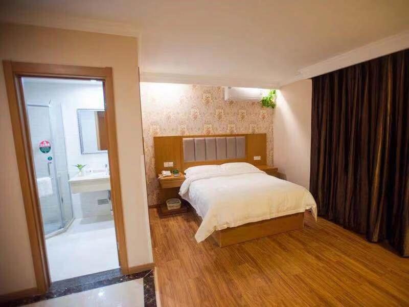 GreenTree Alliance Huzhou Changxing Zhebei Business Square Hotel 18/52