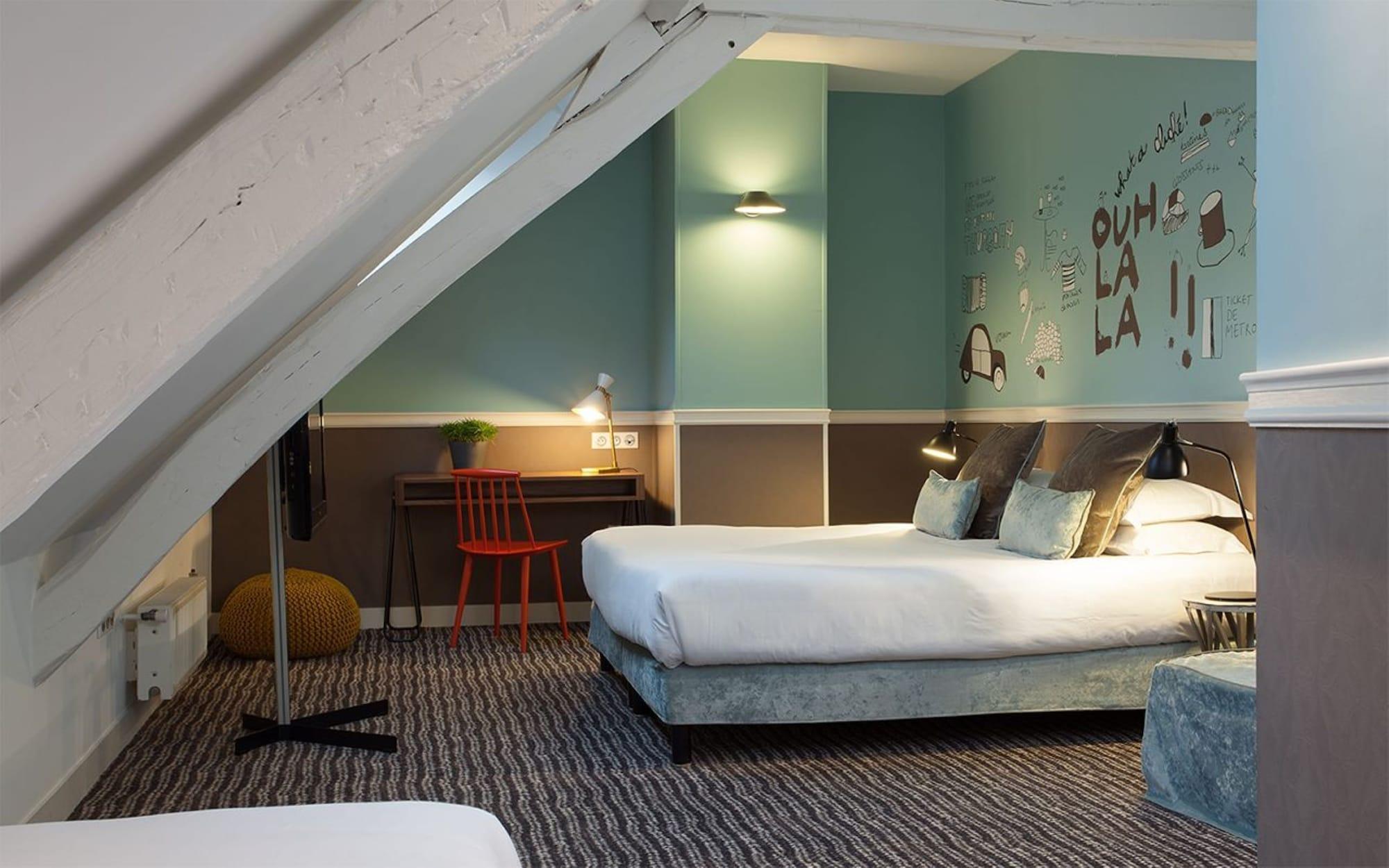 Room, Sacre Coeur View