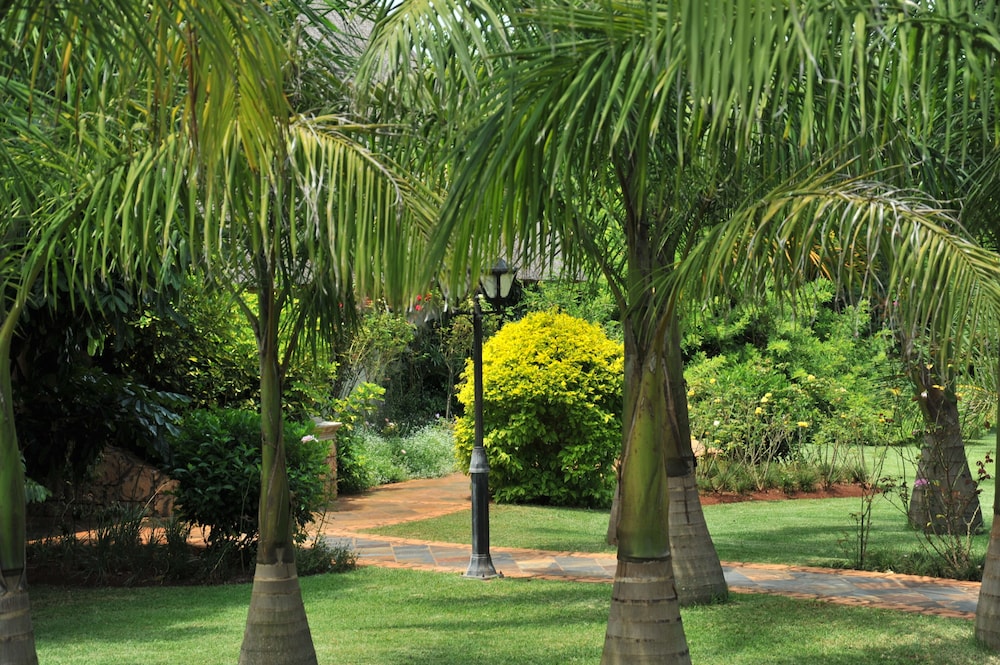 Summerfield Luxury Resort & Botanical Garden 32/44