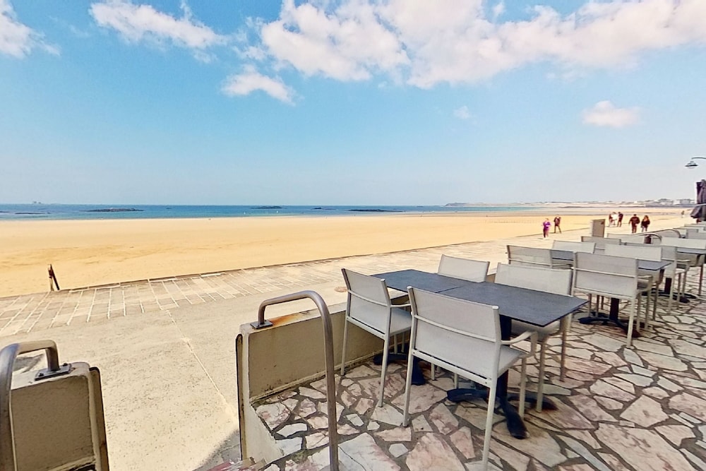 Kyriad Saint Malo Centre Plage 42/50