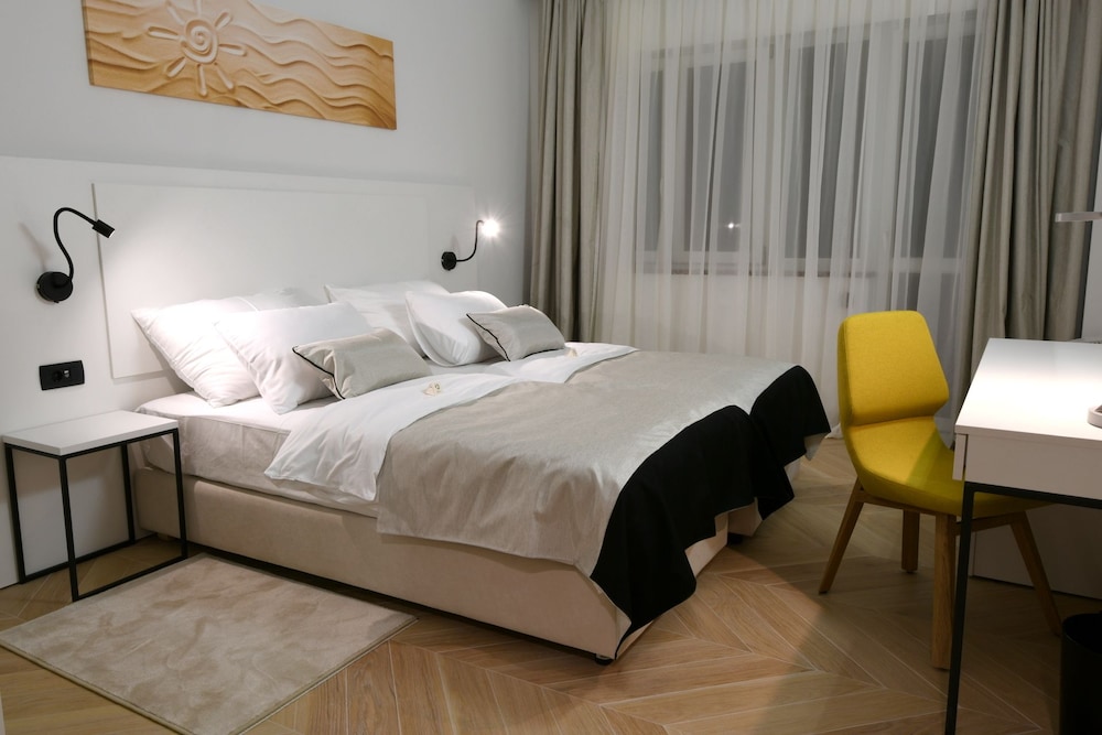 Aparthotel Milenij 10/40